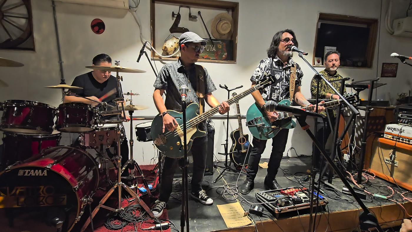 Cuatro Lobos en el cuarto aniversario de Paneo Army